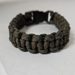 Green and Brown Camo 550 Paracord Bracelet Size‎ 7.5"